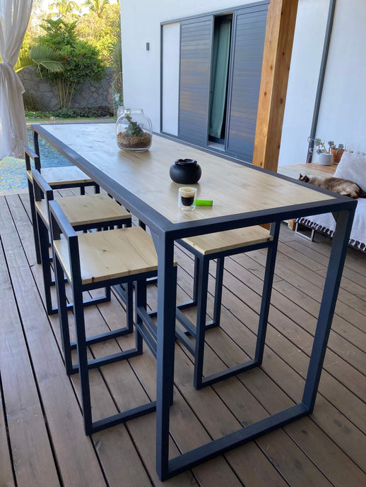 TABLE A MANGER EXTERIEUR + 6 TABOURETS